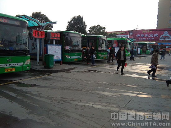 [安徽]六安公交:春节坚守岗位 保障乘客出行·中